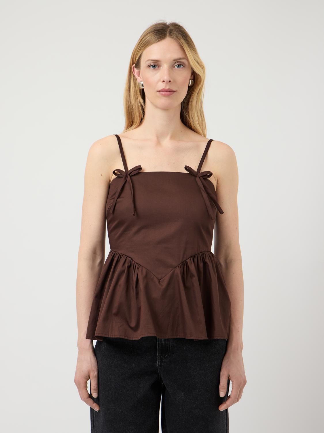 model_shot-front